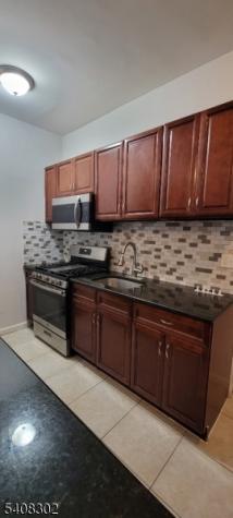 110 Peabody Place Newark NJ 07104