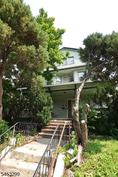 162 N Maple Avenue East Orange NJ 07017