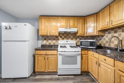 42 Lake Street East Orange NJ 07017