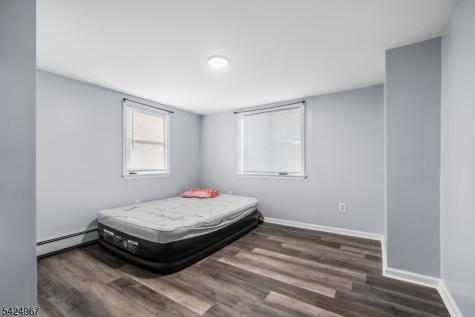 42 Lake Street East Orange NJ 07017