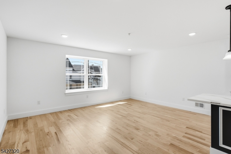 301 Chilton Street Elizabeth NJ 07208