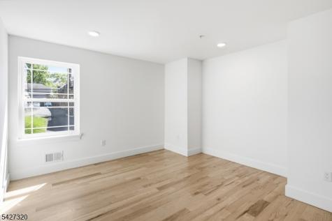301 Chilton Street Elizabeth NJ 07208