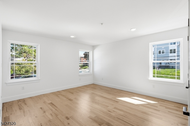 301 Chilton Street Elizabeth NJ 07208