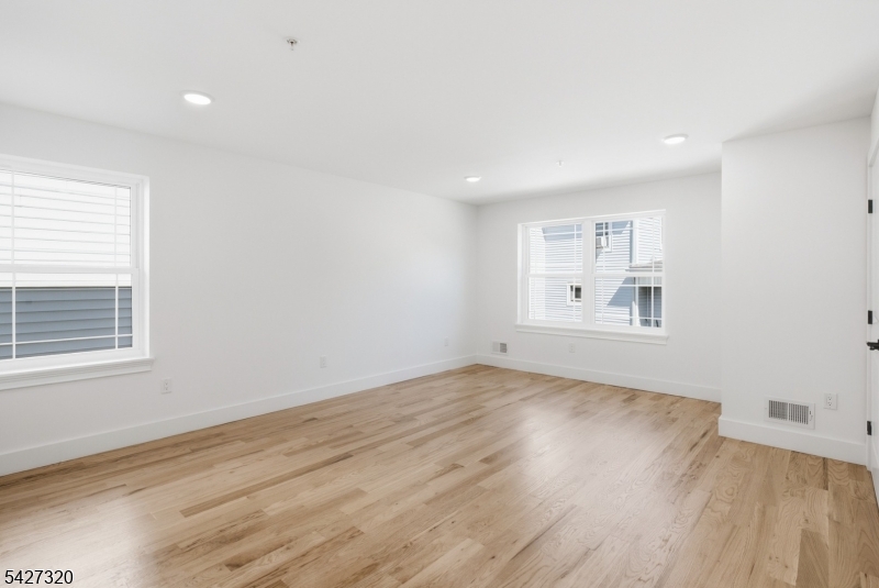 301 Chilton Street Elizabeth NJ 07208