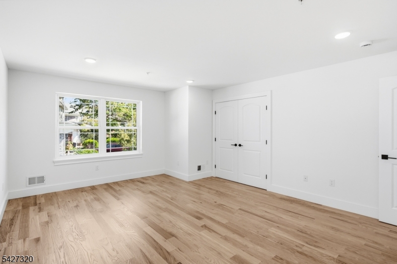 301 Chilton Street Elizabeth NJ 07208