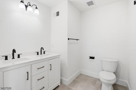 301 Chilton Street Elizabeth NJ 07208