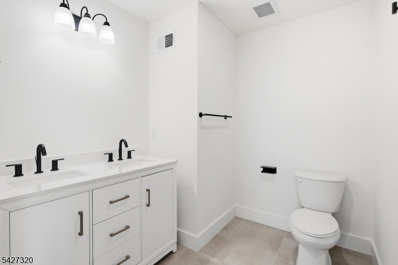 301 Chilton Street Elizabeth NJ 07208
