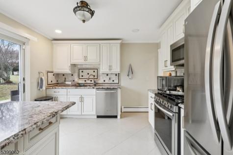 822 Pompton Avenue Cedar Grove NJ 07009