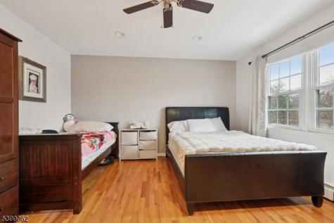 822 Pompton Avenue Cedar Grove NJ 07009