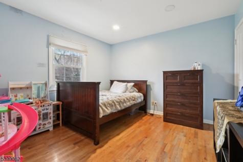 822 Pompton Avenue Cedar Grove NJ 07009
