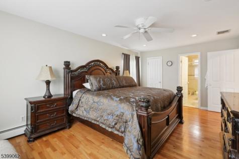 822 Pompton Avenue Cedar Grove NJ 07009