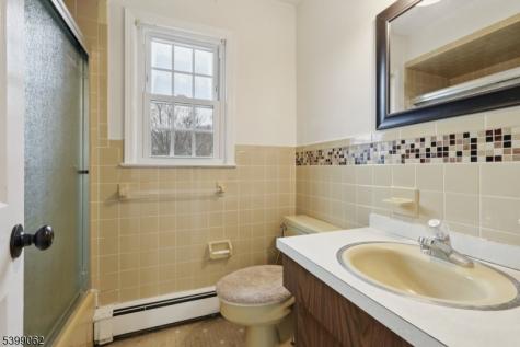 822 Pompton Avenue Cedar Grove NJ 07009