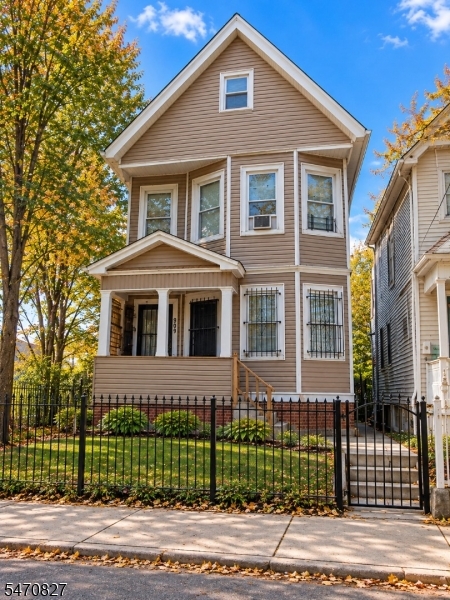 369 14TH Avenue Newark NJ 07103