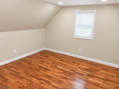 369 14TH Avenue Newark NJ 07103
