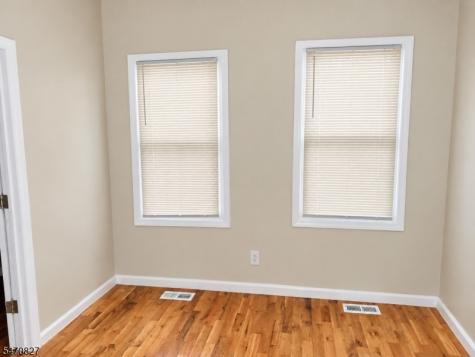 369 14TH Avenue Newark NJ 07103
