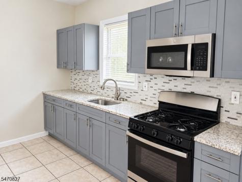 369 14TH Avenue Newark NJ 07103