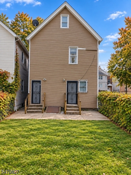 369 14TH Avenue Newark NJ 07103