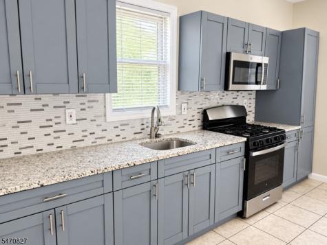 369 14TH Avenue Newark NJ 07103