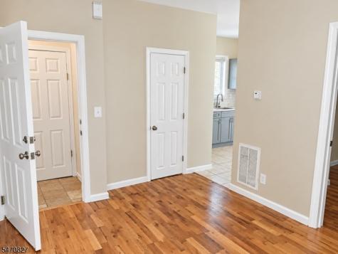 369 14TH Avenue Newark NJ 07103