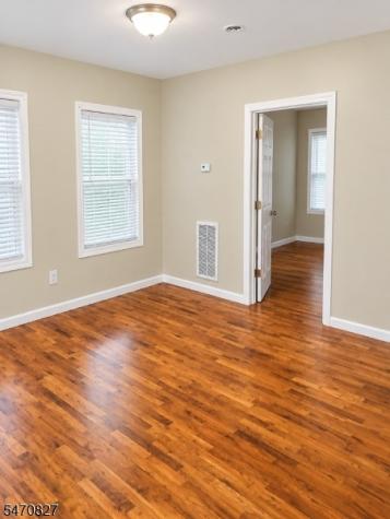 369 14TH Avenue Newark NJ 07103