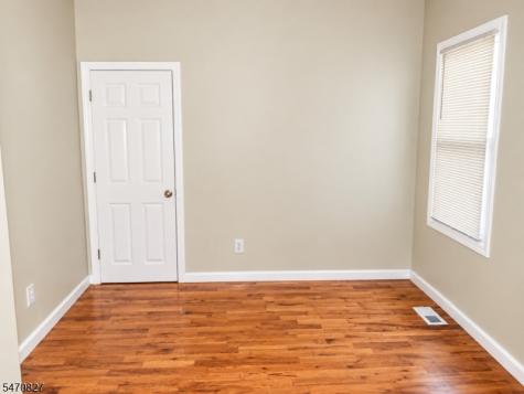 369 14TH Avenue Newark NJ 07103