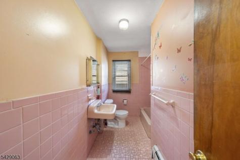 466 Delavan Avenue Newark NJ 07107