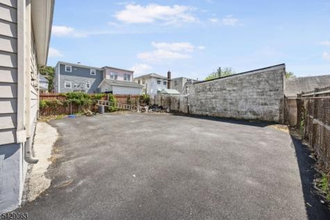 466 Delavan Avenue Newark NJ 07107