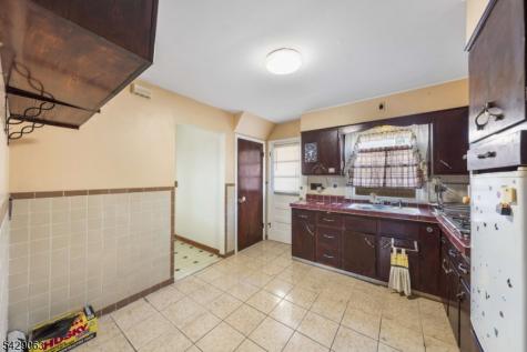 466 Delavan Avenue Newark NJ 07107