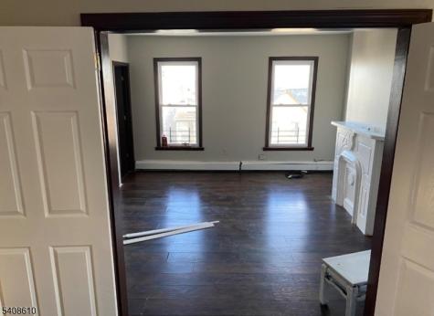148 Garside Street Newark NJ 07104