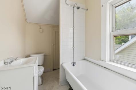 102 Lincoln Street Montclair NJ 07042