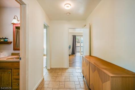 532 2ND Street Carlstadt NJ 07072