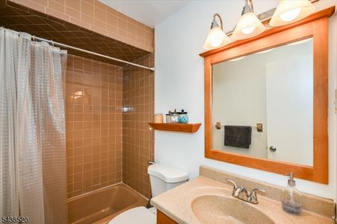 532 2ND Street Carlstadt NJ 07072