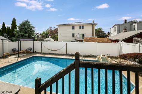 532 2ND Street Carlstadt NJ 07072
