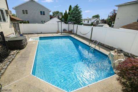 532 2ND Street Carlstadt NJ 07072