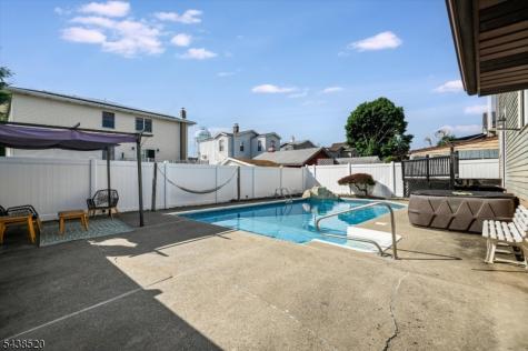 532 2ND Street Carlstadt NJ 07072