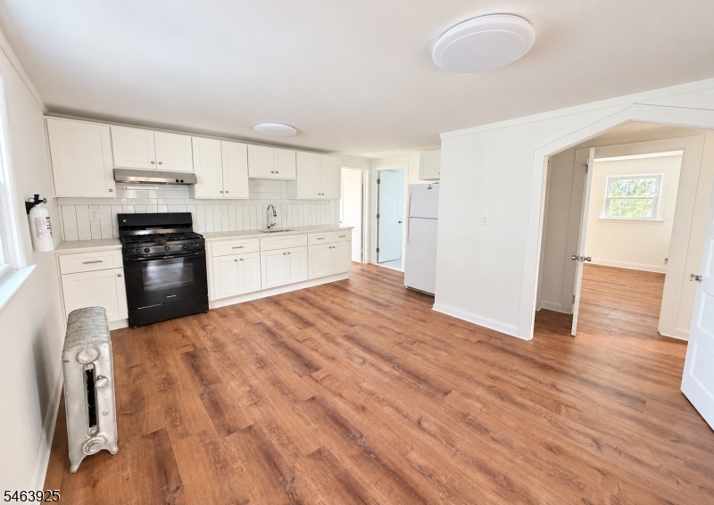 64 2ND Street Woodbridge NJ 07095