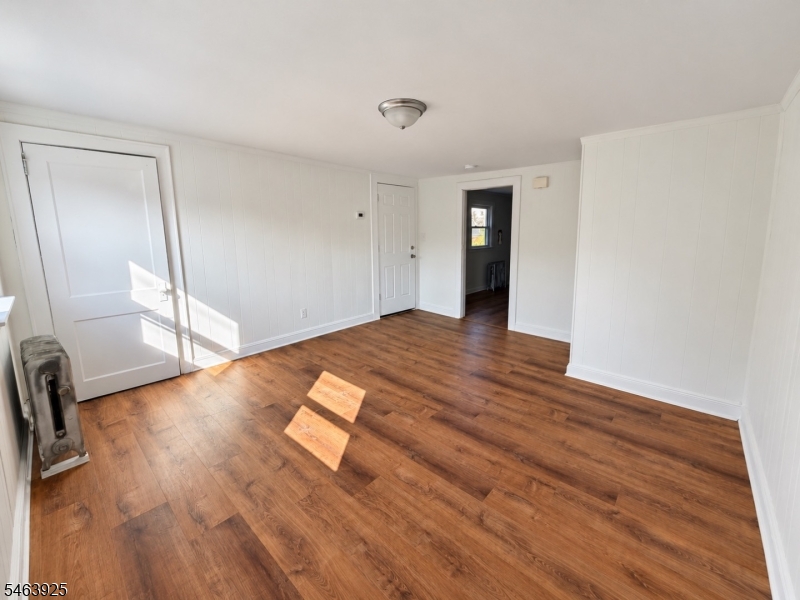 64 2ND Street Woodbridge NJ 07095