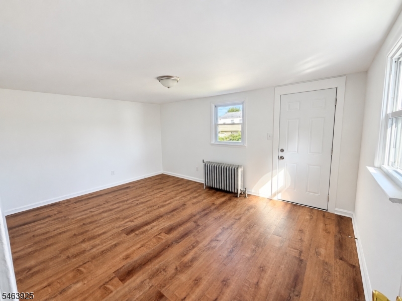 64 2ND Street Woodbridge NJ 07095