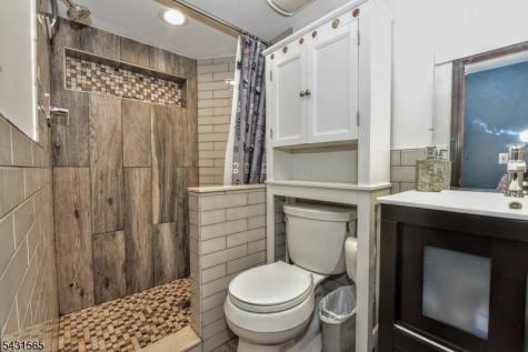 247 Grove Street Lodi NJ 07644