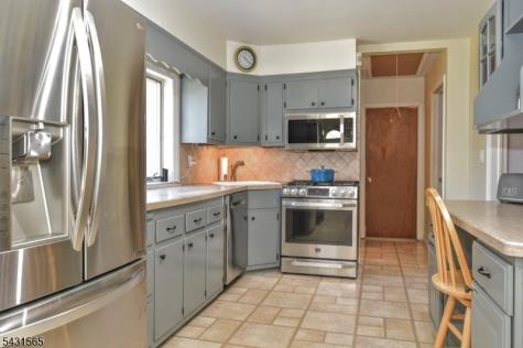 247 Grove Street Lodi NJ 07644
