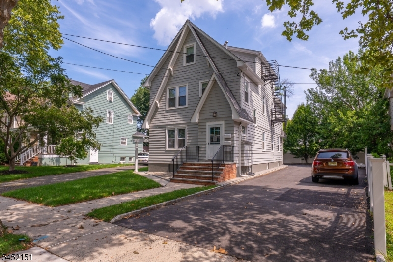 11 Evergreen Avenue Bloomfield NJ 07003