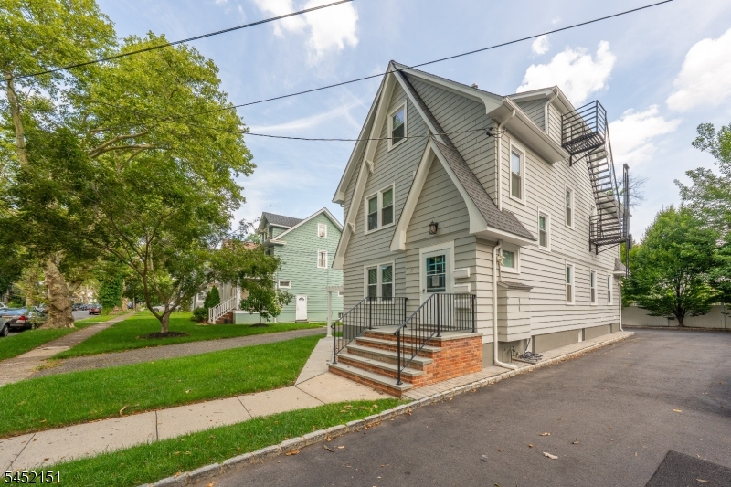 11 Evergreen Avenue Bloomfield NJ 07003
