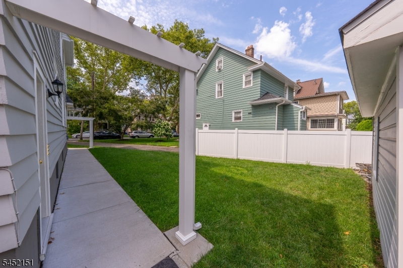 11 Evergreen Avenue Bloomfield NJ 07003
