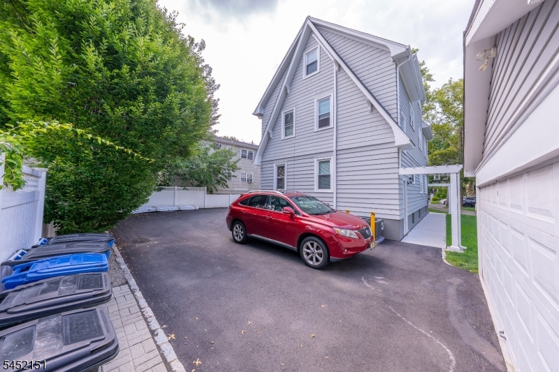 11 Evergreen Avenue Bloomfield NJ 07003