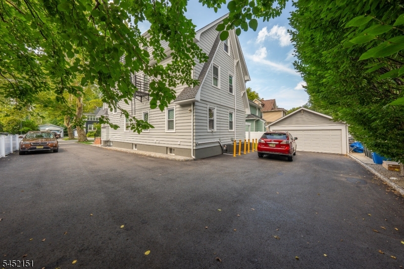 11 Evergreen Avenue Bloomfield NJ 07003