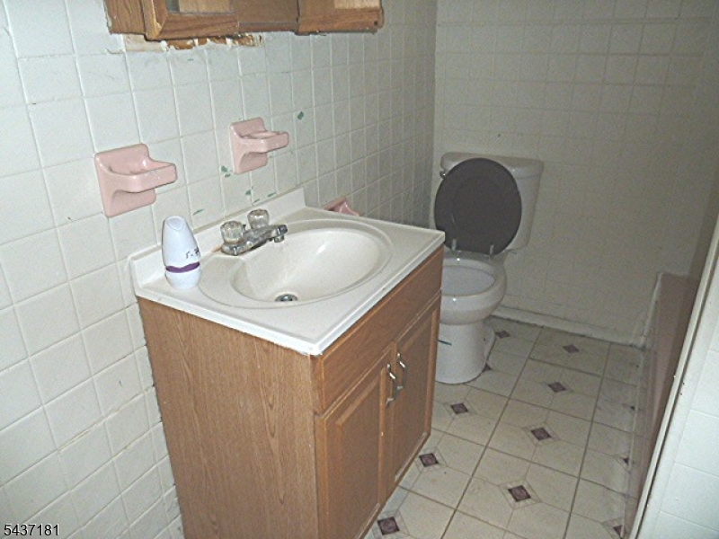 557 Magnolia Avenue Elizabeth NJ 07206