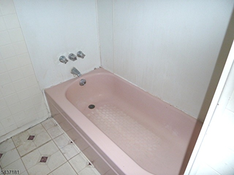 557 Magnolia Avenue Elizabeth NJ 07206