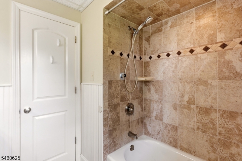33 Willow Avenue Woodbridge NJ 08830