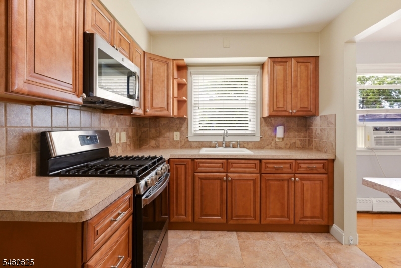33 Willow Avenue Woodbridge NJ 08830
