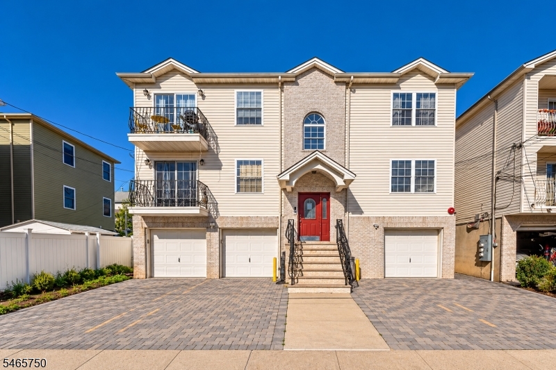 208 Oak Street Elizabeth NJ 07201